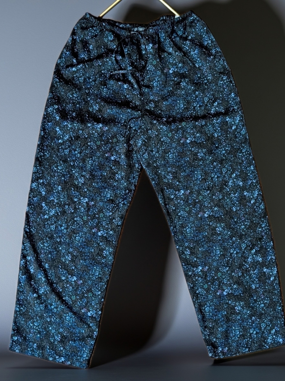 NWOT 2021 UNIQLO Satin Drape Straight Pants Black Blue Floral Lounge Size M